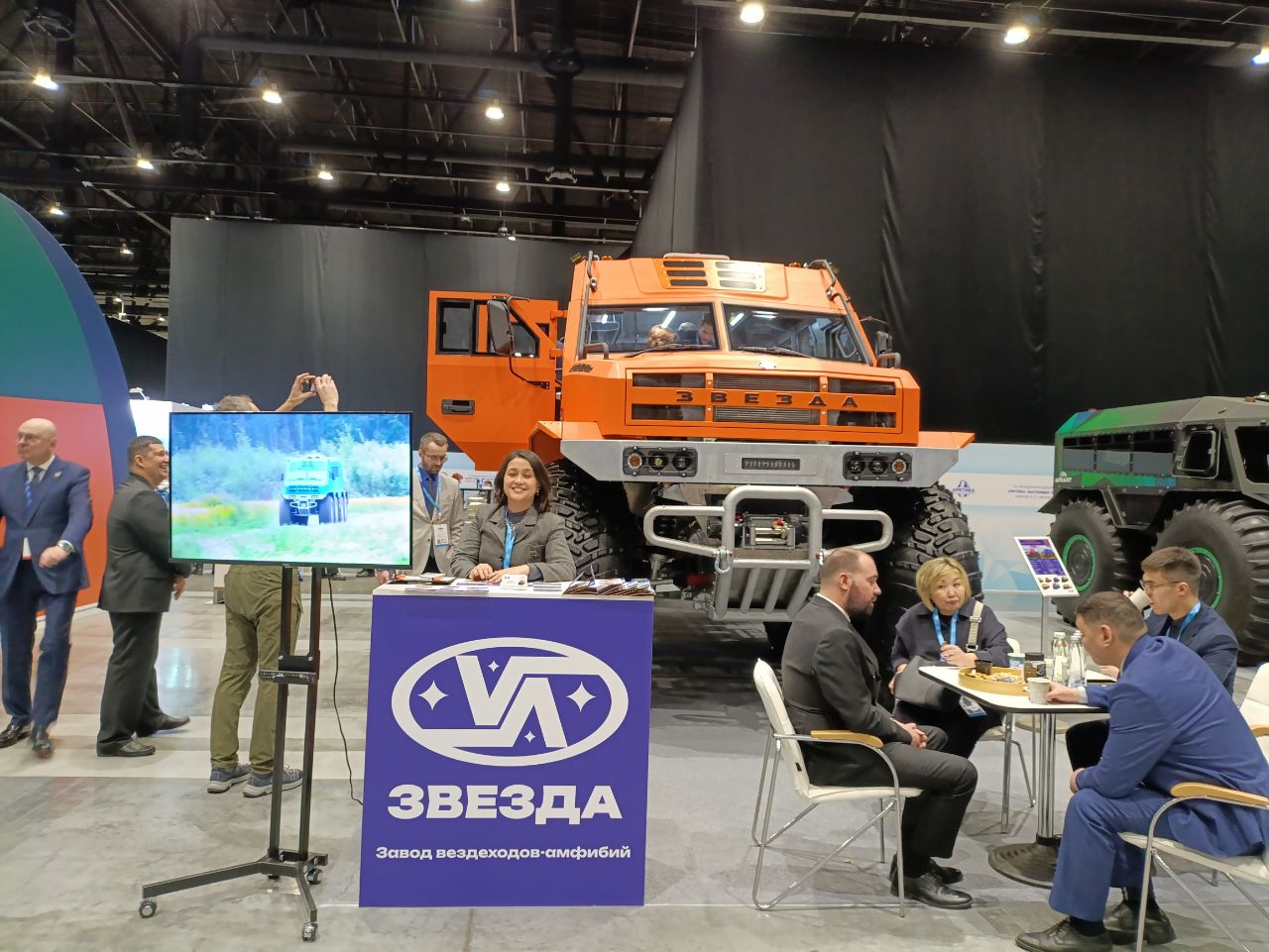 ЗВЕЗДА Т13 6×6 — внешний вид машины
